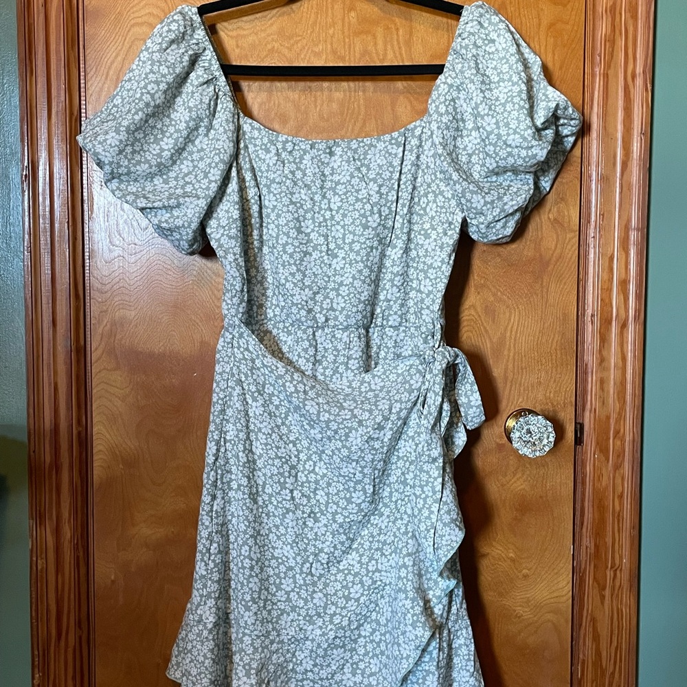 Floral Puff Sleeve Dress